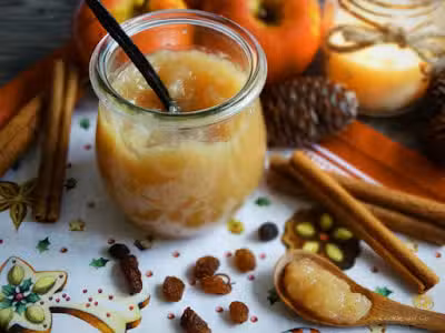 Bratapfel-Marmelade mit Marzipan