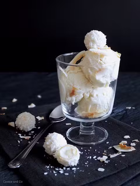 Raffaello-Eis mit weißer Schokolade
