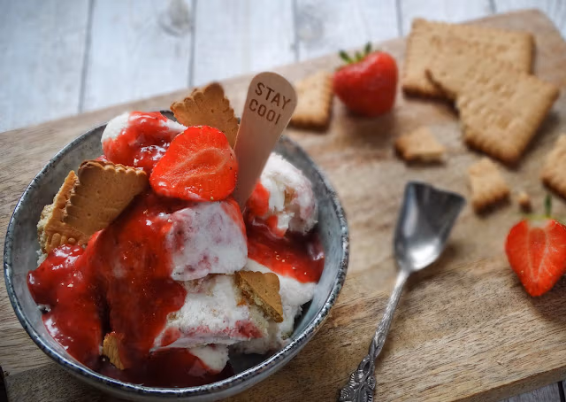 Erdbeer-Cheesecake Eis