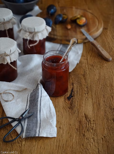 Pflaumenkonfitüre nach Oma mit Zimt
