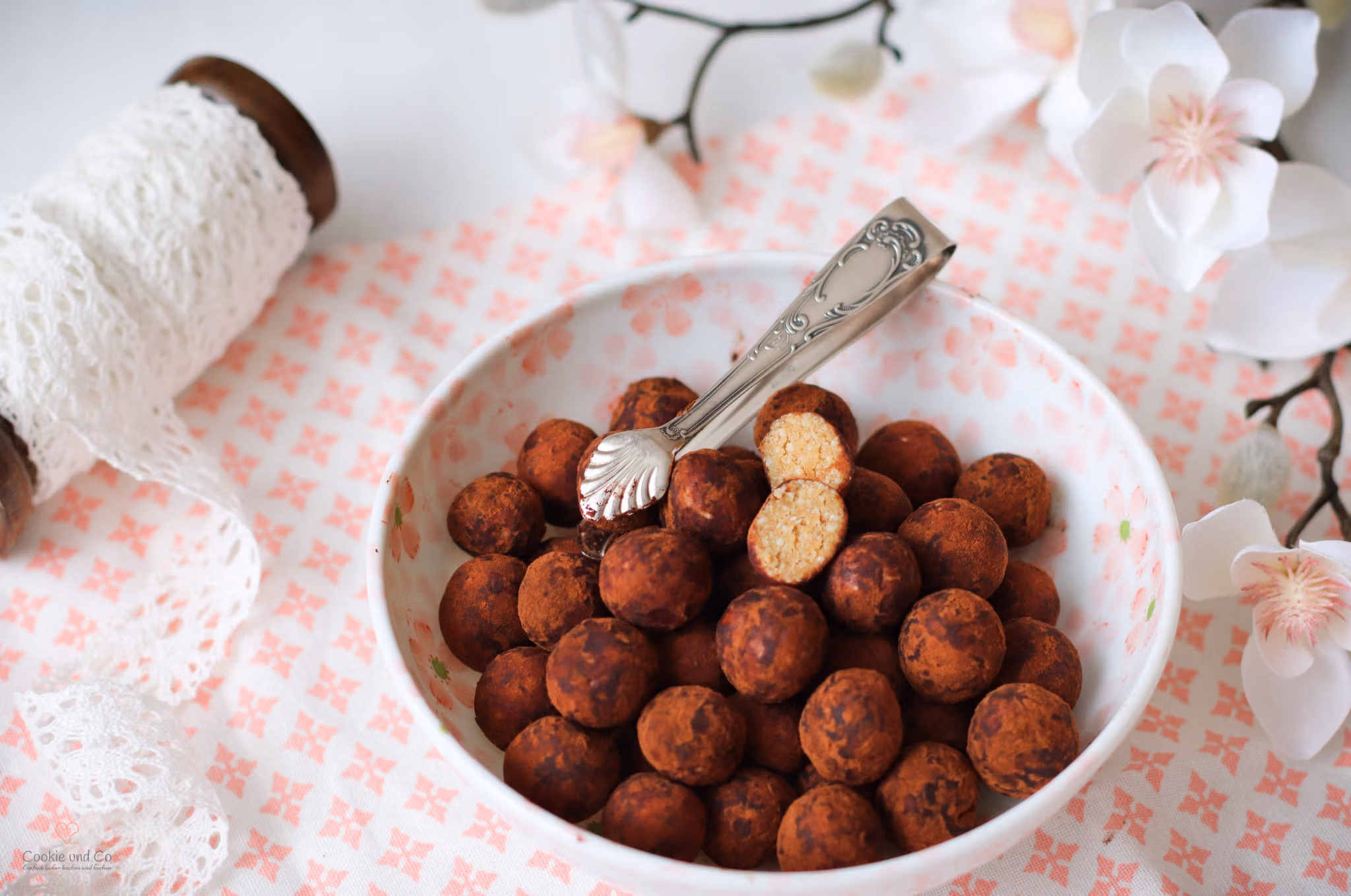 Selbstgemachtes Eierlikörkonfekt mit Eierlikör.