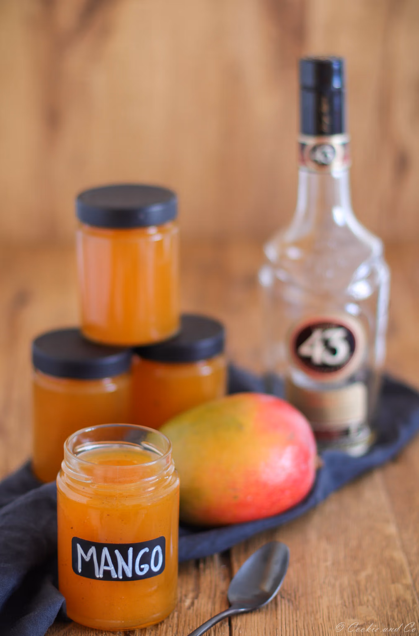 Mango-Maracuja-Konfitüre mit Licor 43 (Solero-Marmelade)
