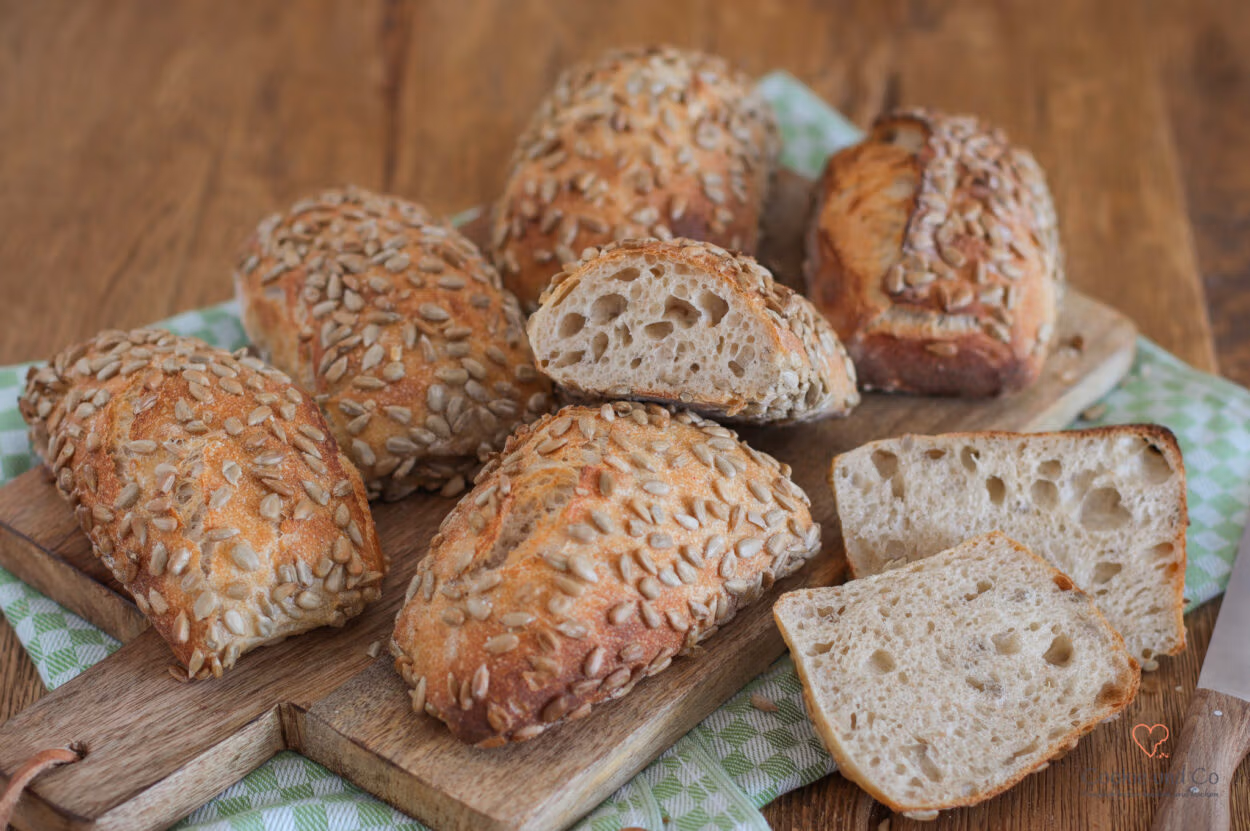 Sonnenblumenkernbrötchen