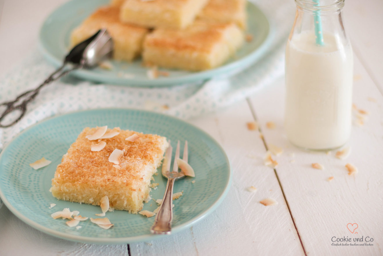 Buttermilchkuchen mit Kokos: einfach &amp; schnell • Cookie und Co