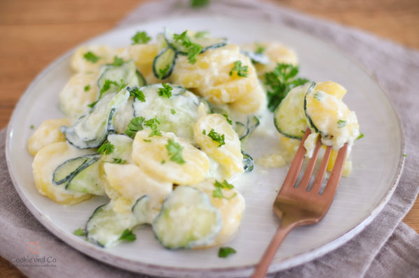 Kartoffelsalat mit frischer Gurke (ohne Mayonnaise)