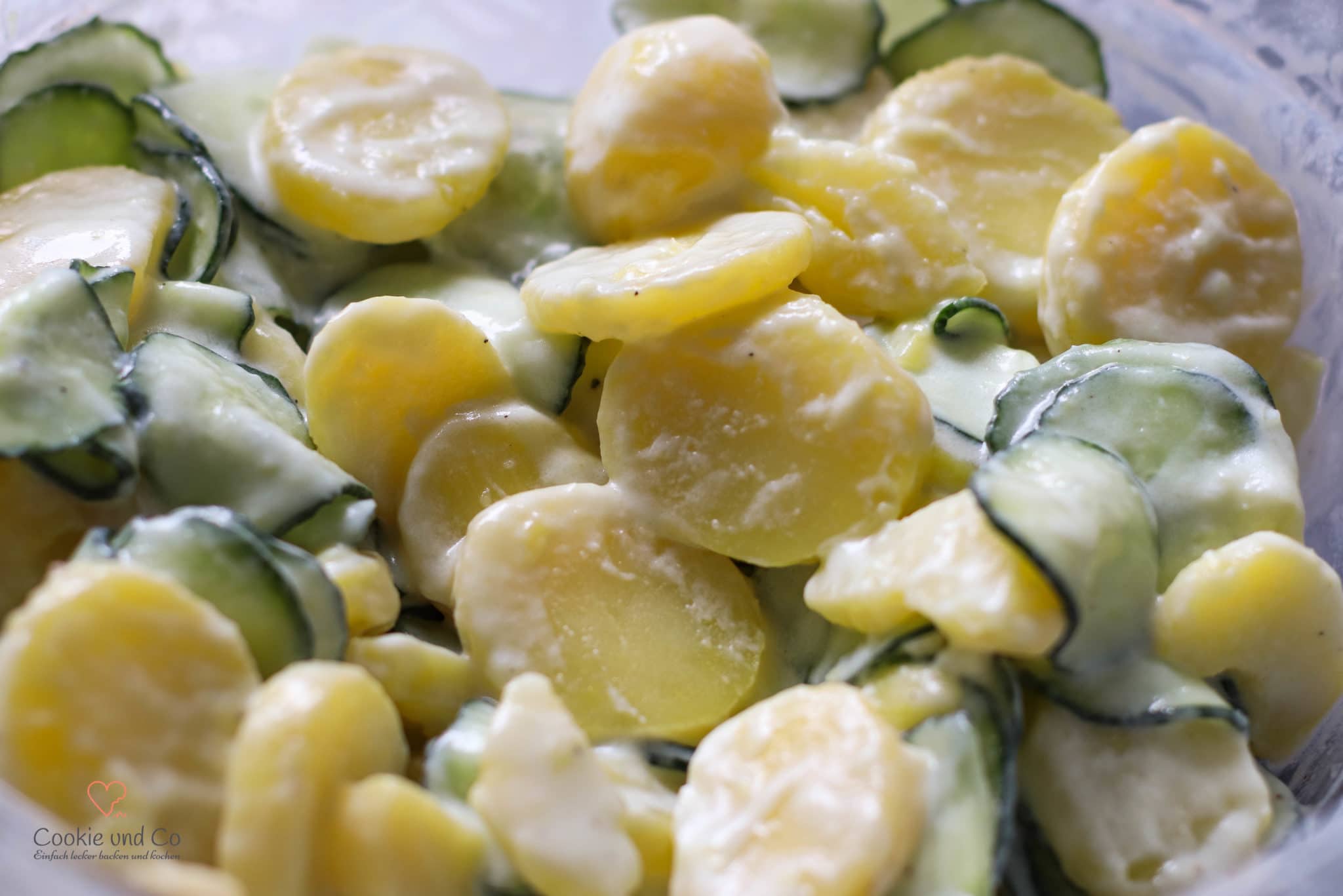 Kartoffelsalat mit Gurke: cremig &amp; frisch (ohne Mayonnaise) | Cookie und Co