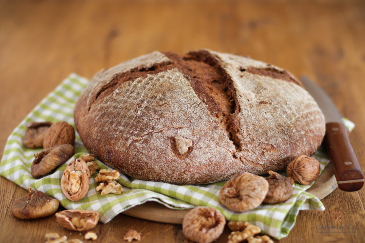 Feigen-Walnuss-Brot (Pain aux figues et noix) | Cookie und Co