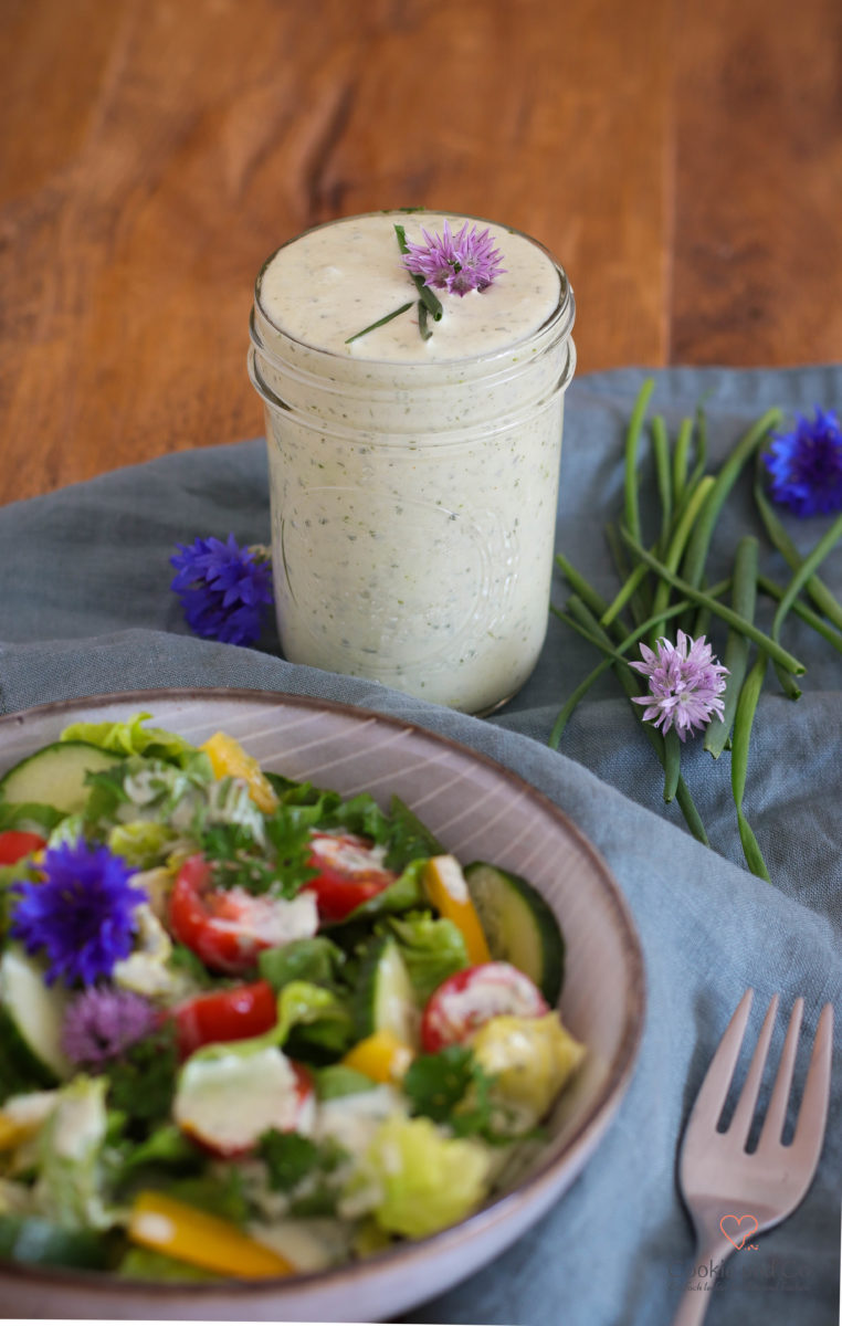 Joghurt-Dressing (Grundrezept für Salatsoße) | Cookie und Co