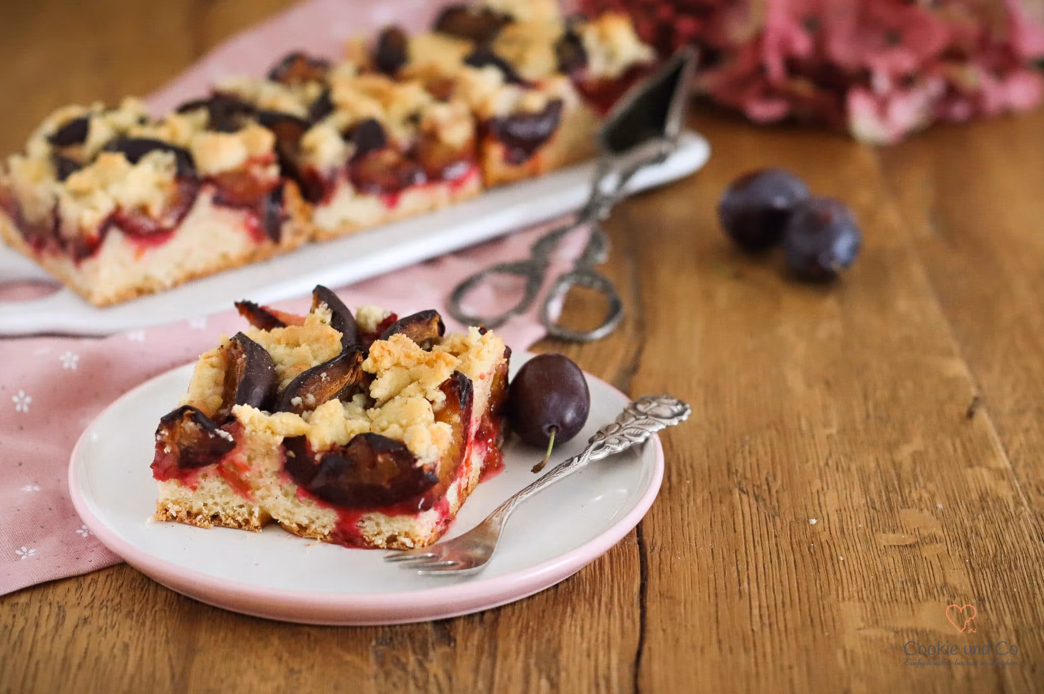 Zwetschgenkuchen mit Streusel vom Blech (Hefeteig)