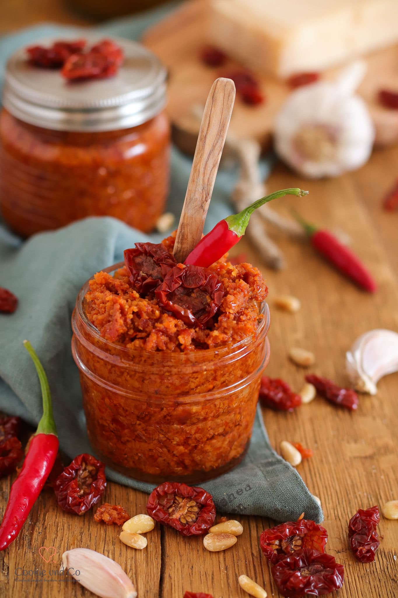 Scharfes Pesto Rosso: Pesto aus getrockneten Tomaten mit Chili