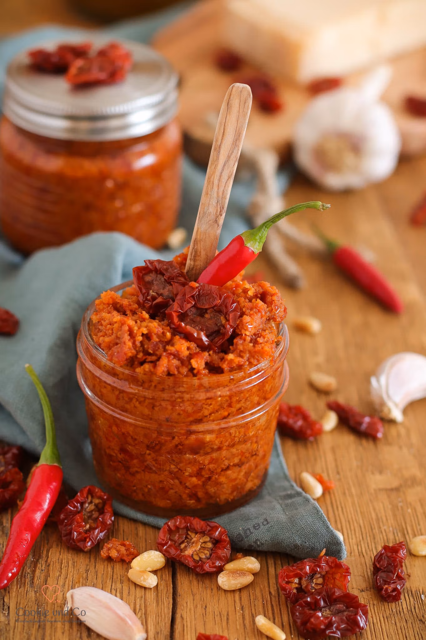 Scharfes Pesto Rosso: Pesto aus getrockneten Tomaten mit Chili