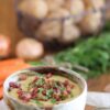 Deftige Kartoffelsuppe mit Speck und Petersilie