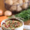 Deftige Kartoffelsuppe mit Speck und Petersilie