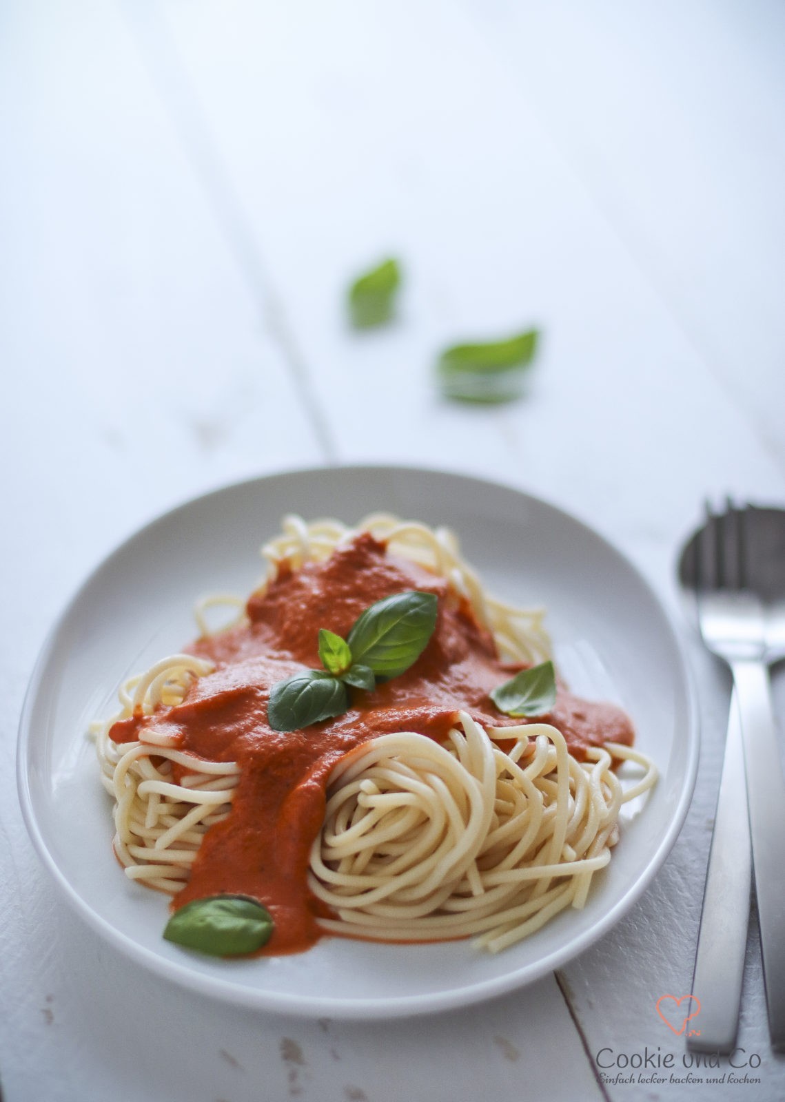 Cremige Tomatensoße mit Mozzarella | Cookie und Co