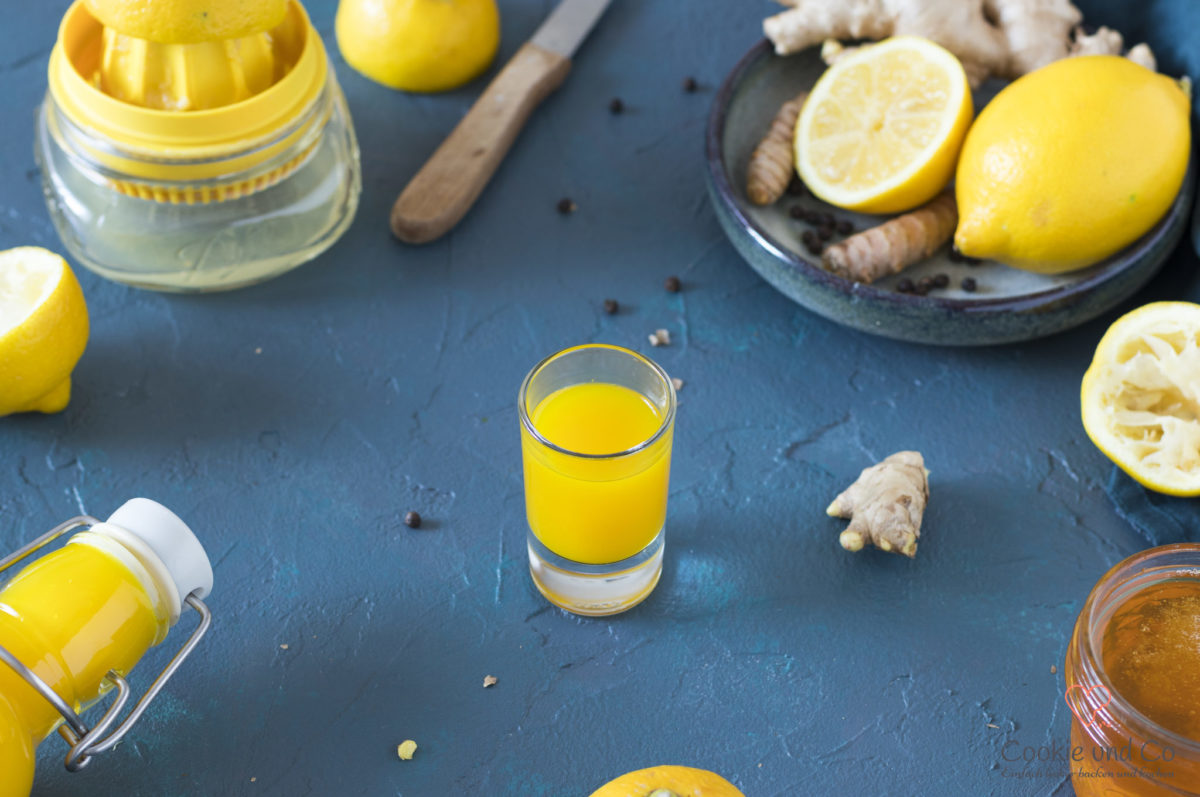 Zitronen-Ingwer-Trunk mit Kurkuma (Erkältungskiller) | Cookie und Co