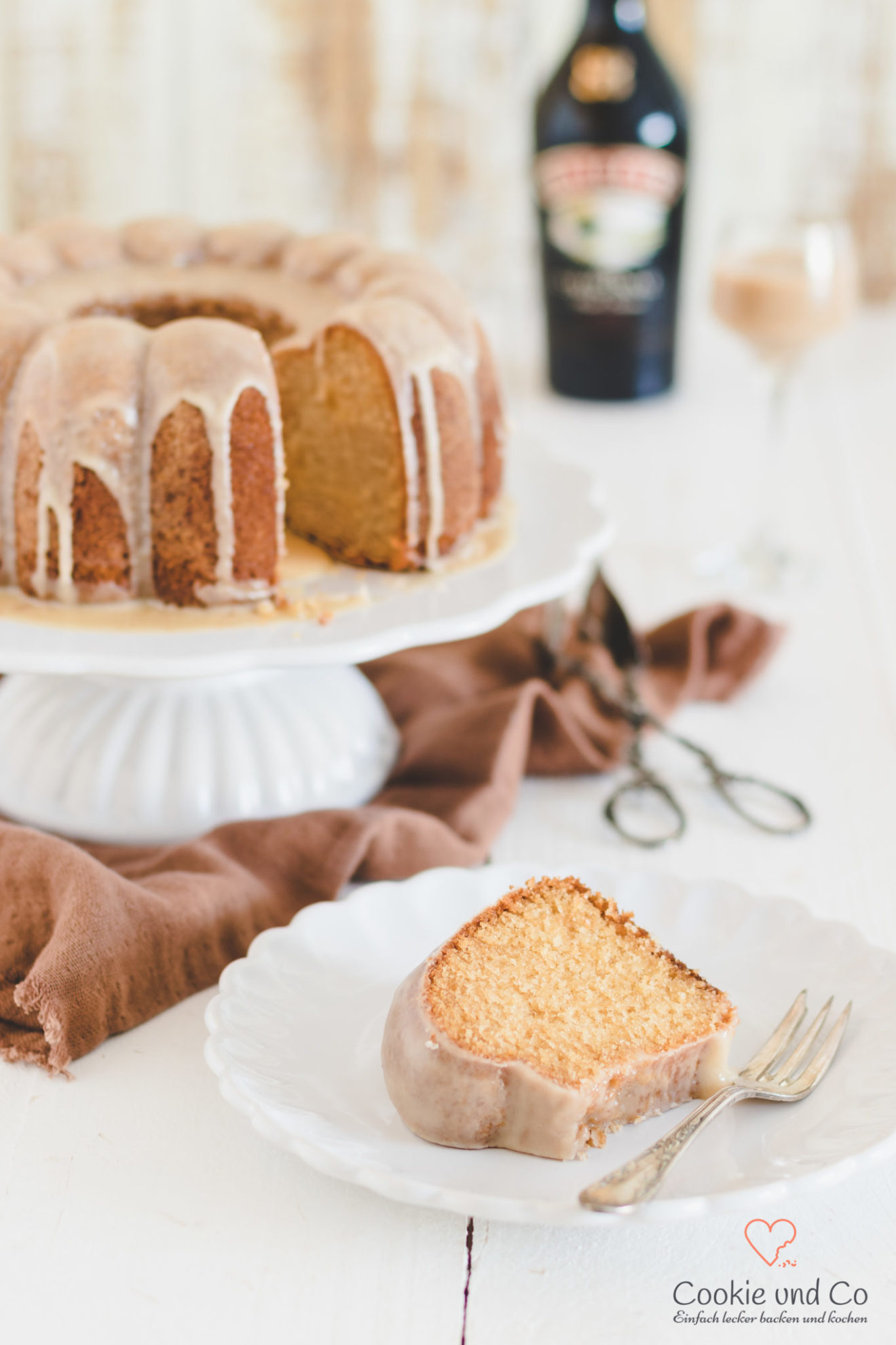 Einfacher &amp; saftiger Baileyskuchen