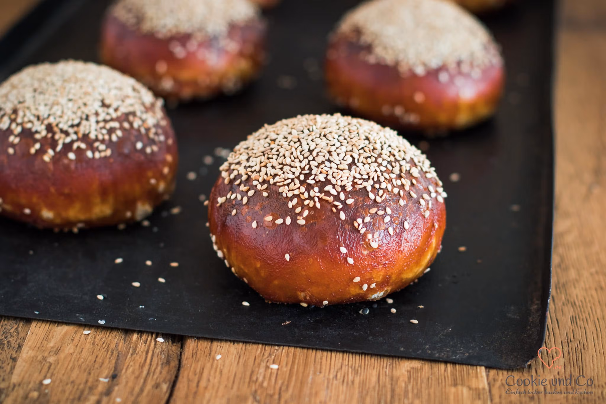 Gelaugte Burger Buns (Brioche Burger Buns)