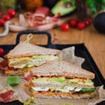 Avocado Bacon Sandwich mit zweierlei Pesto