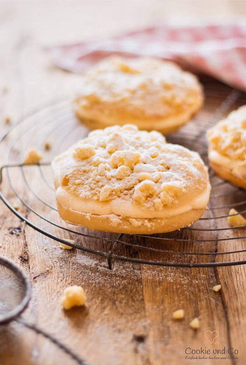 Streusletaler mit Vanillecreme wie vom Bäcker.