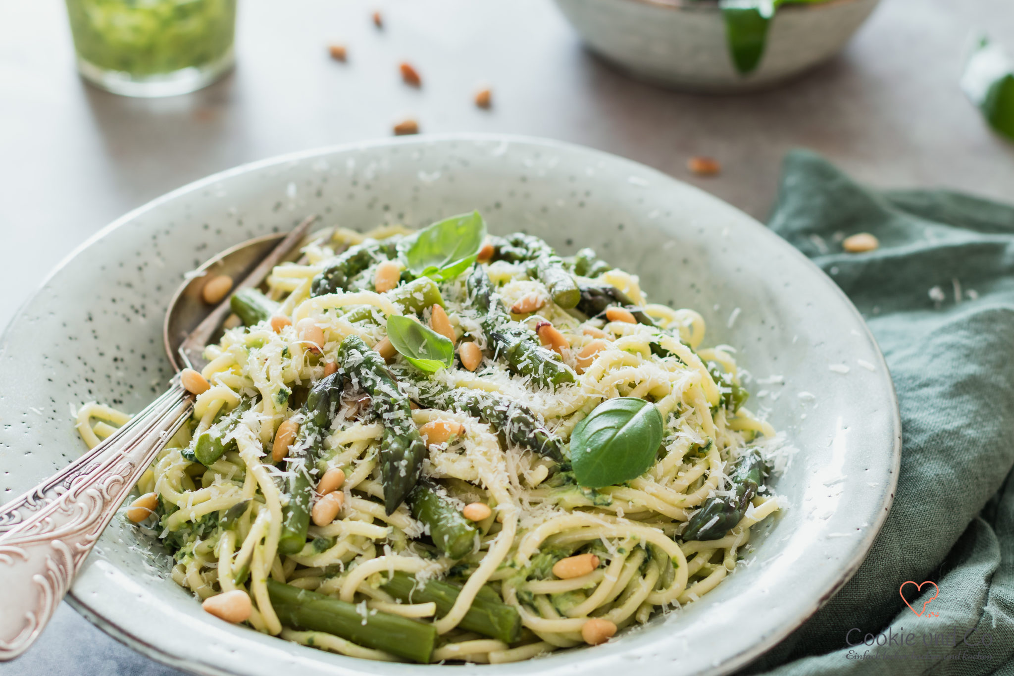 Fruhlingspasta Mit Grunem Spargel Barlauchpesto Cookie Und Co