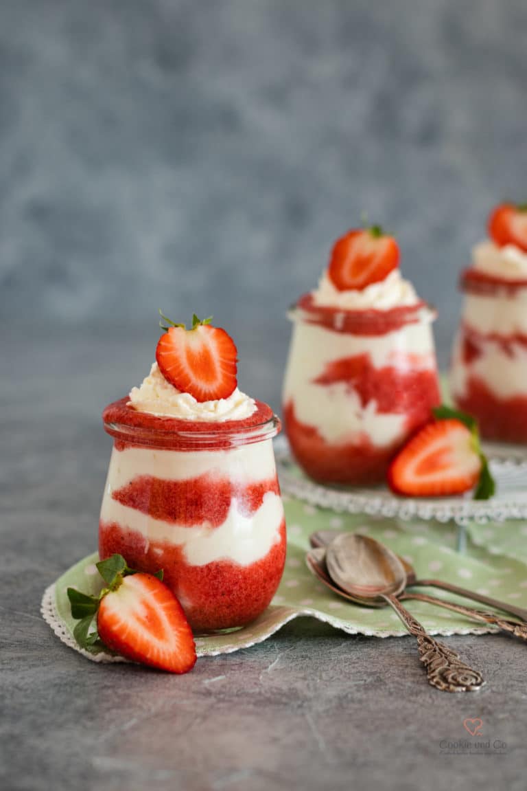 Erdbeer-Traum ( schnelles Dessert im Glas)