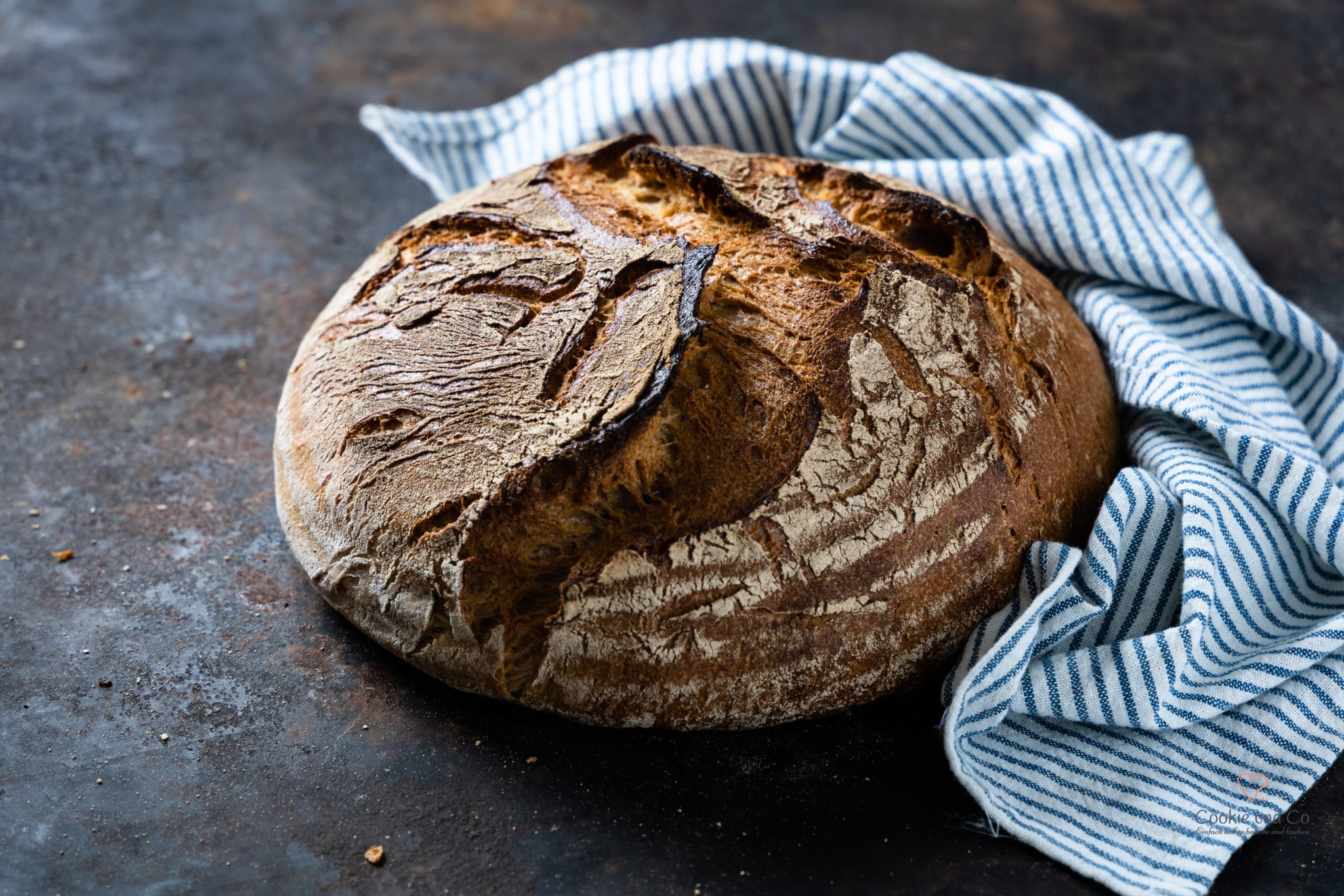 Einfaches Mischbrot mit Sauerteig