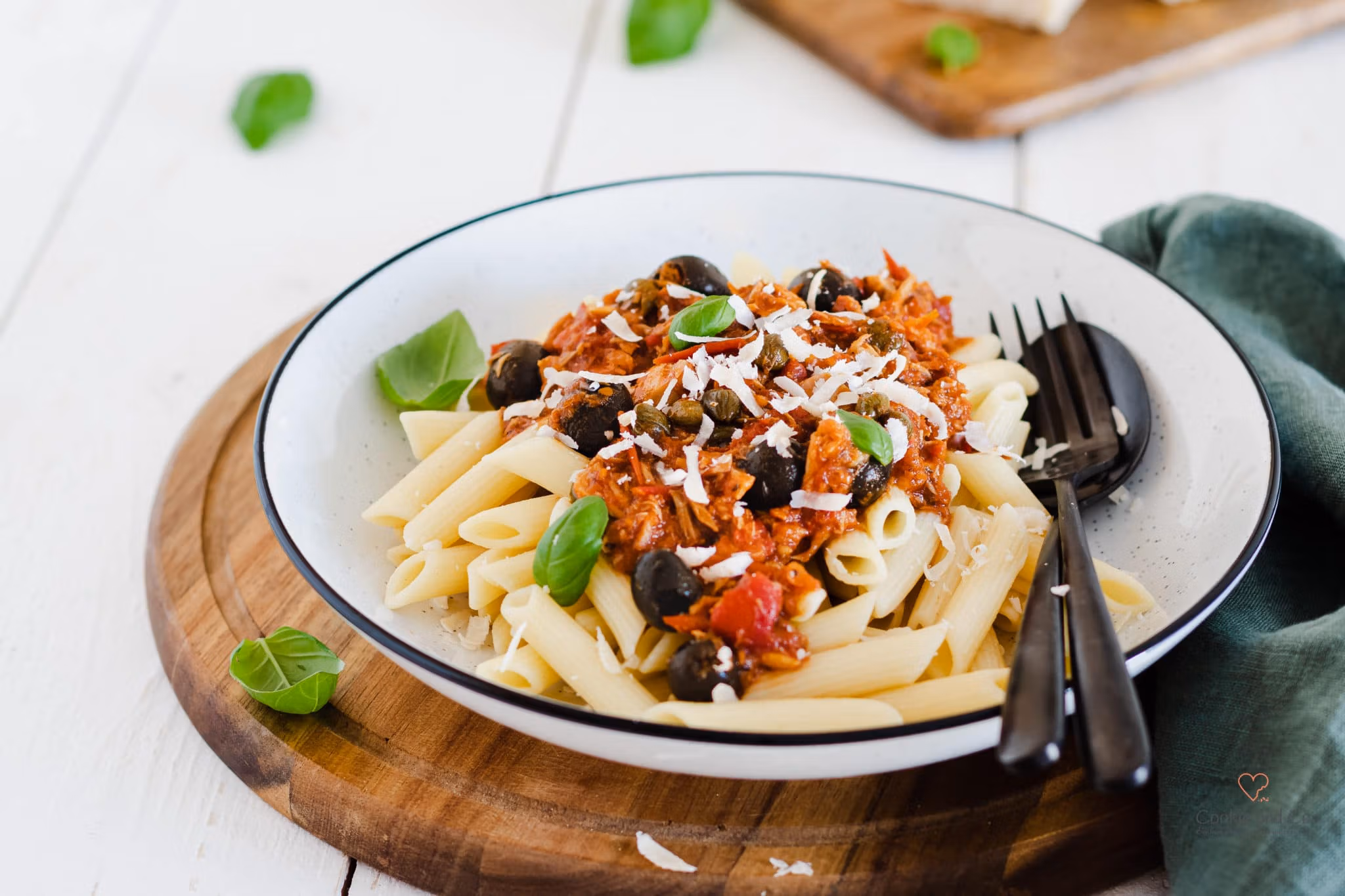 Nudeln mit Thunfischsauce (Pasta al tonno)