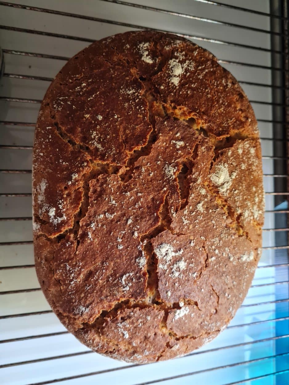 Mischbrot mit Sauerteig – einfaches Hausbrot mit Gelinggarantie