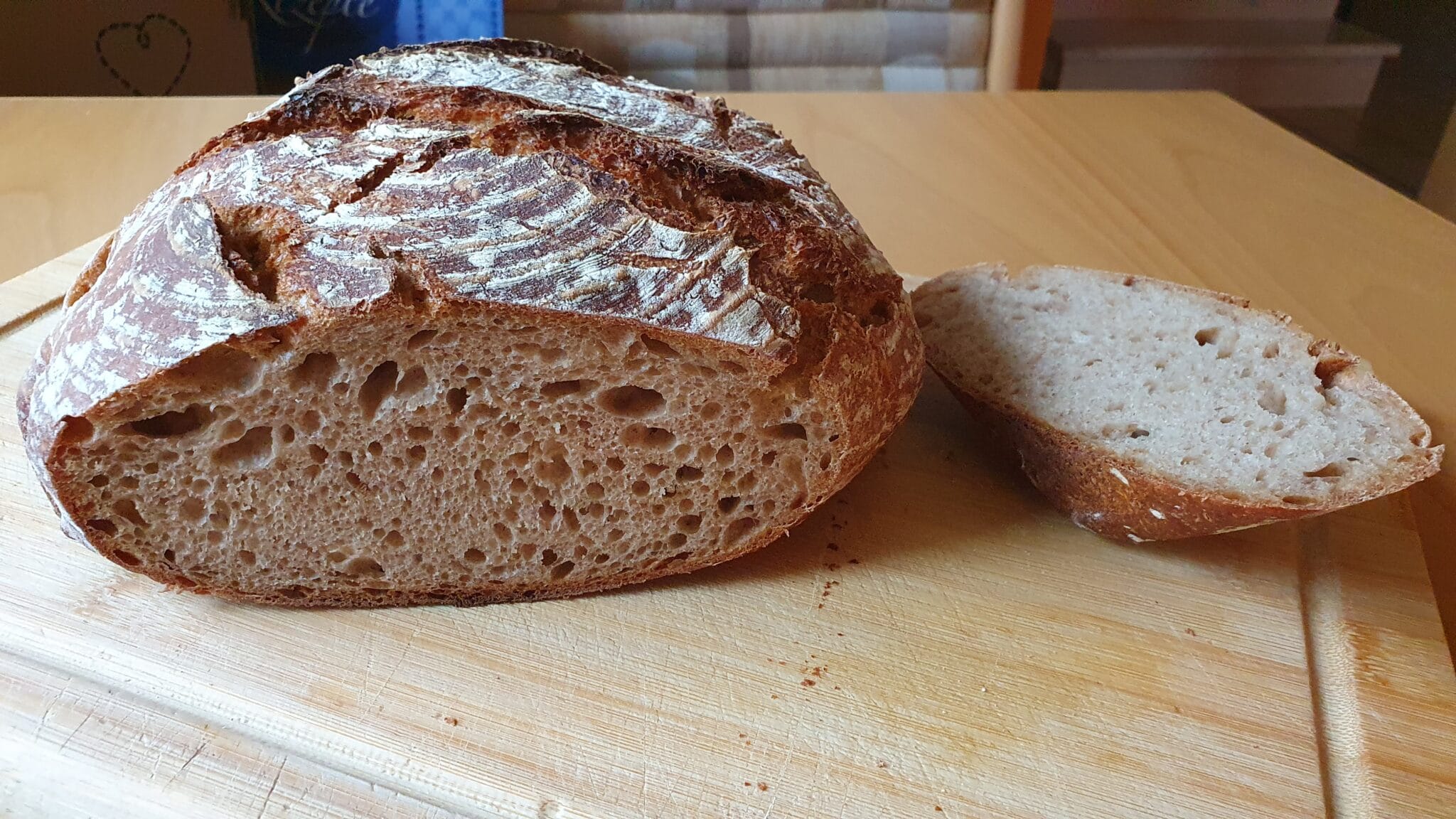 Einfaches Mischbrot mit Sauerteig