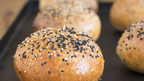 Brioche Burger Buns - die besten. Sehr fluffig, soft und sehr lecker. Mit wenig Hefe.