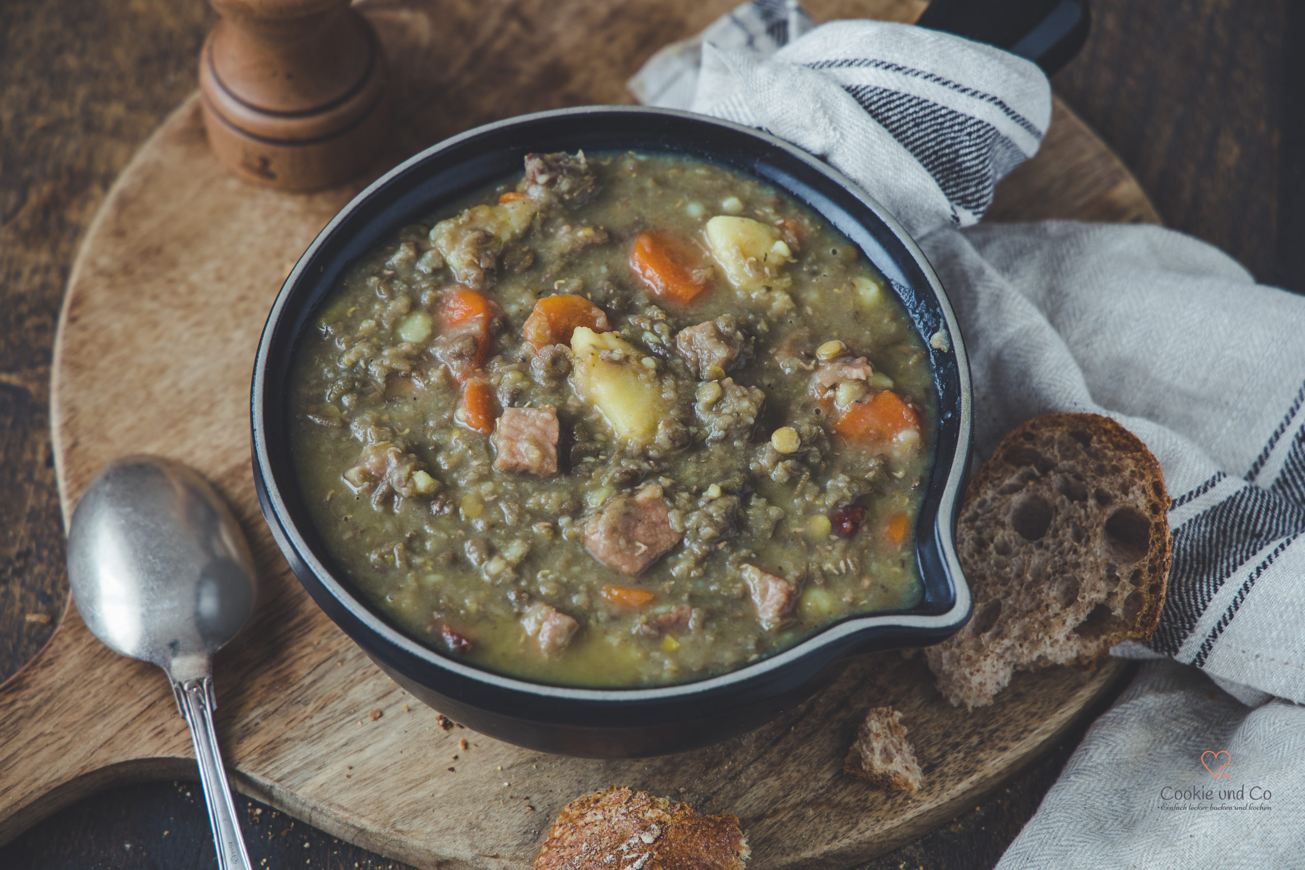 Linsensuppe wie von Oma - deftig & lecker