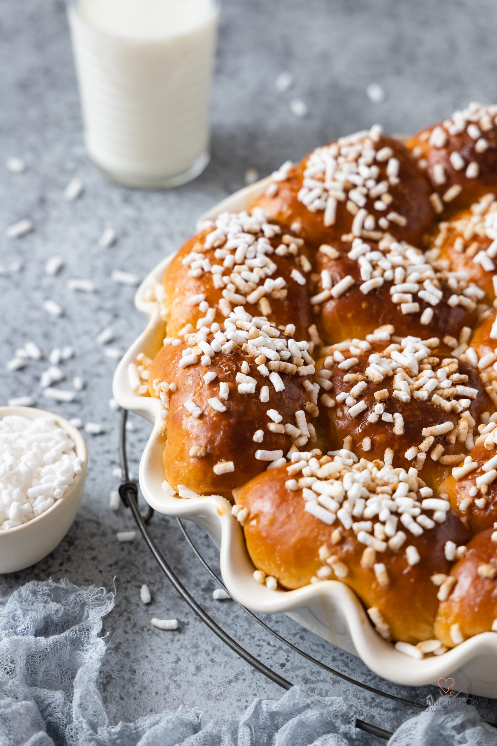 Fluffige Milchbrötchen über Nacht