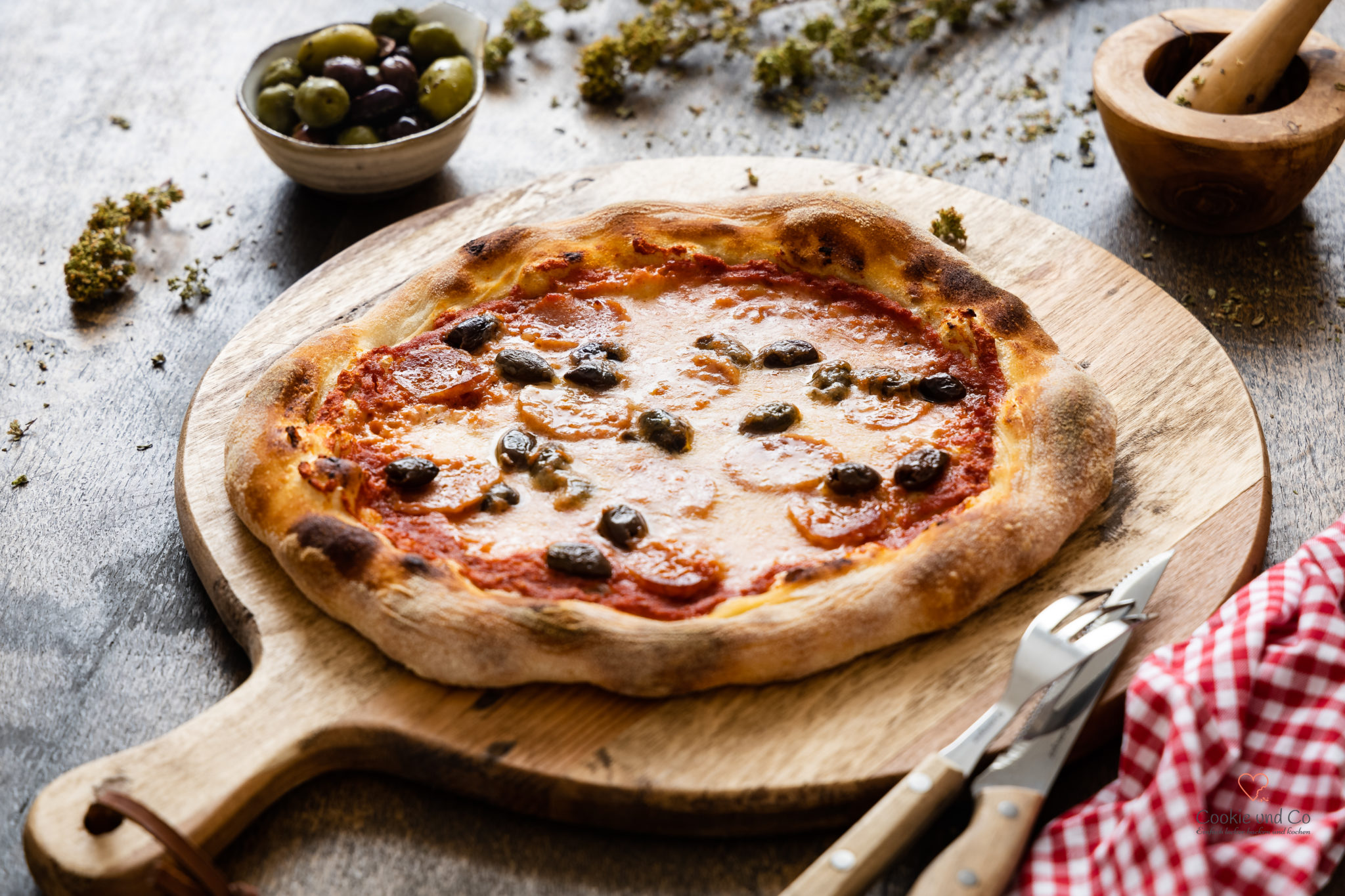 Pizzateig & Pizzaiola | Grundrezept für Pizza | Cookie und Co