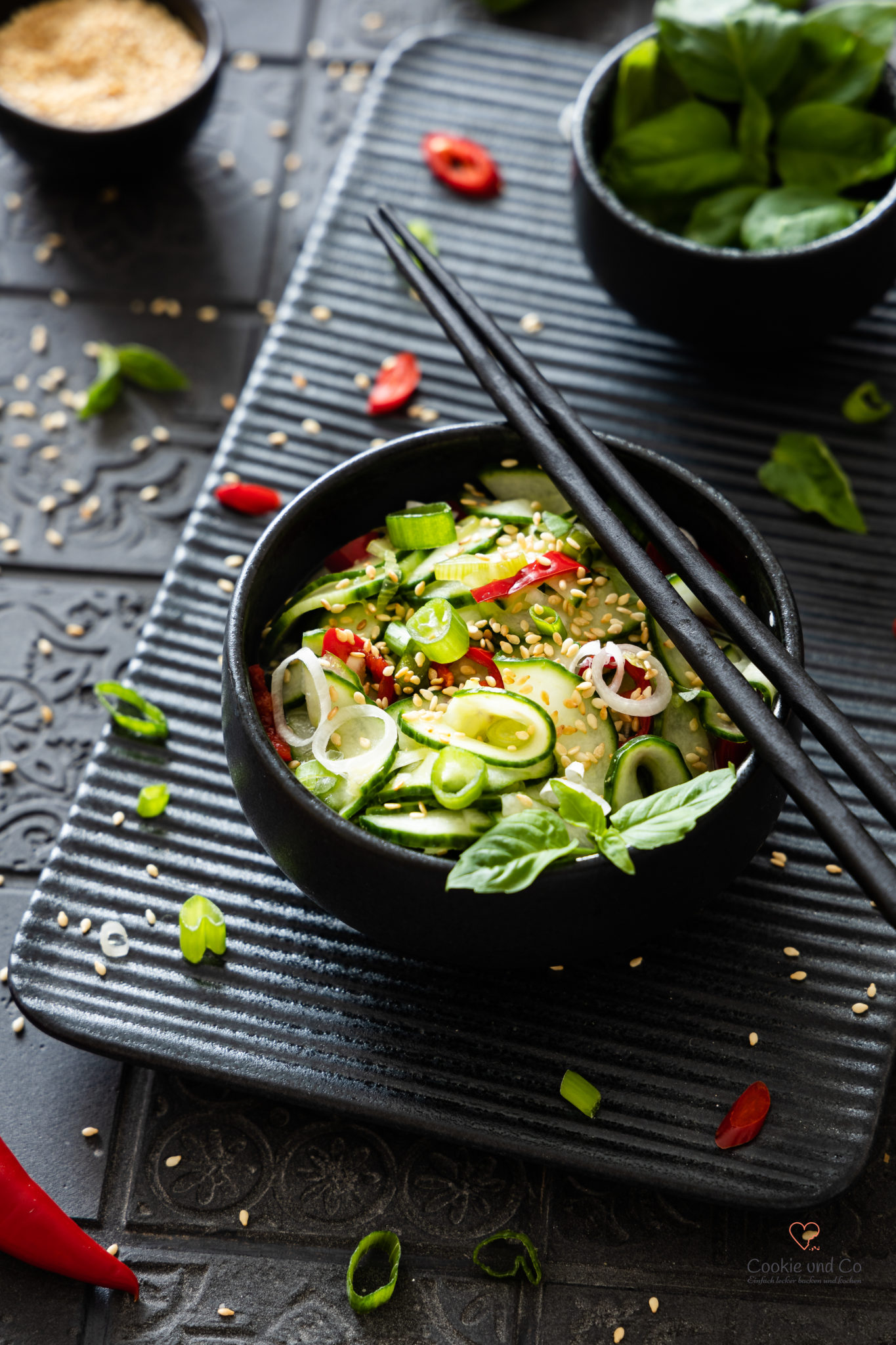 Thailändischer Gurkensalat (Ajad): leicht & frisch