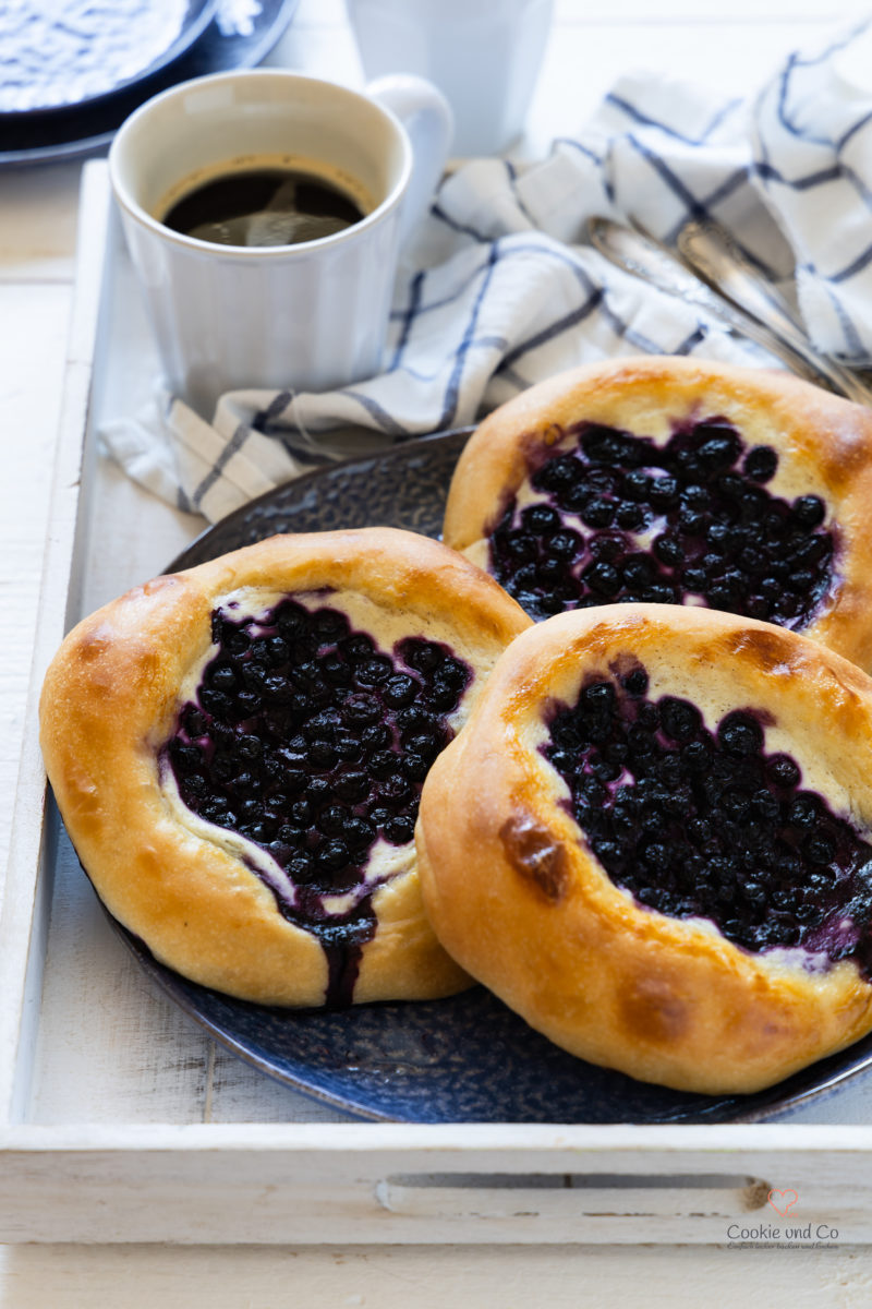 Blaubeer Quark Taler (süßes Hefegebäck mit Lievito Madre 