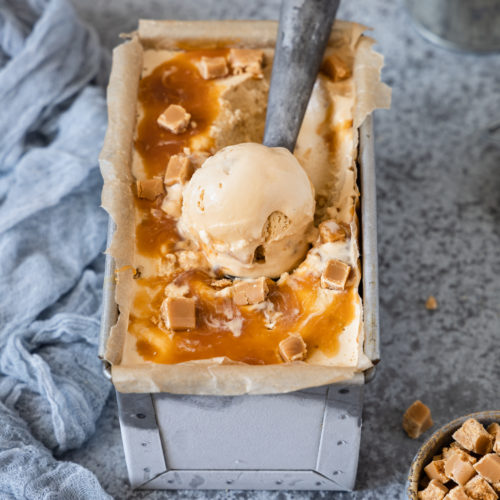 Karamell Eis | Salzkaramell Eis | mit &amp; ohne Eismaschine | Cookie und Co