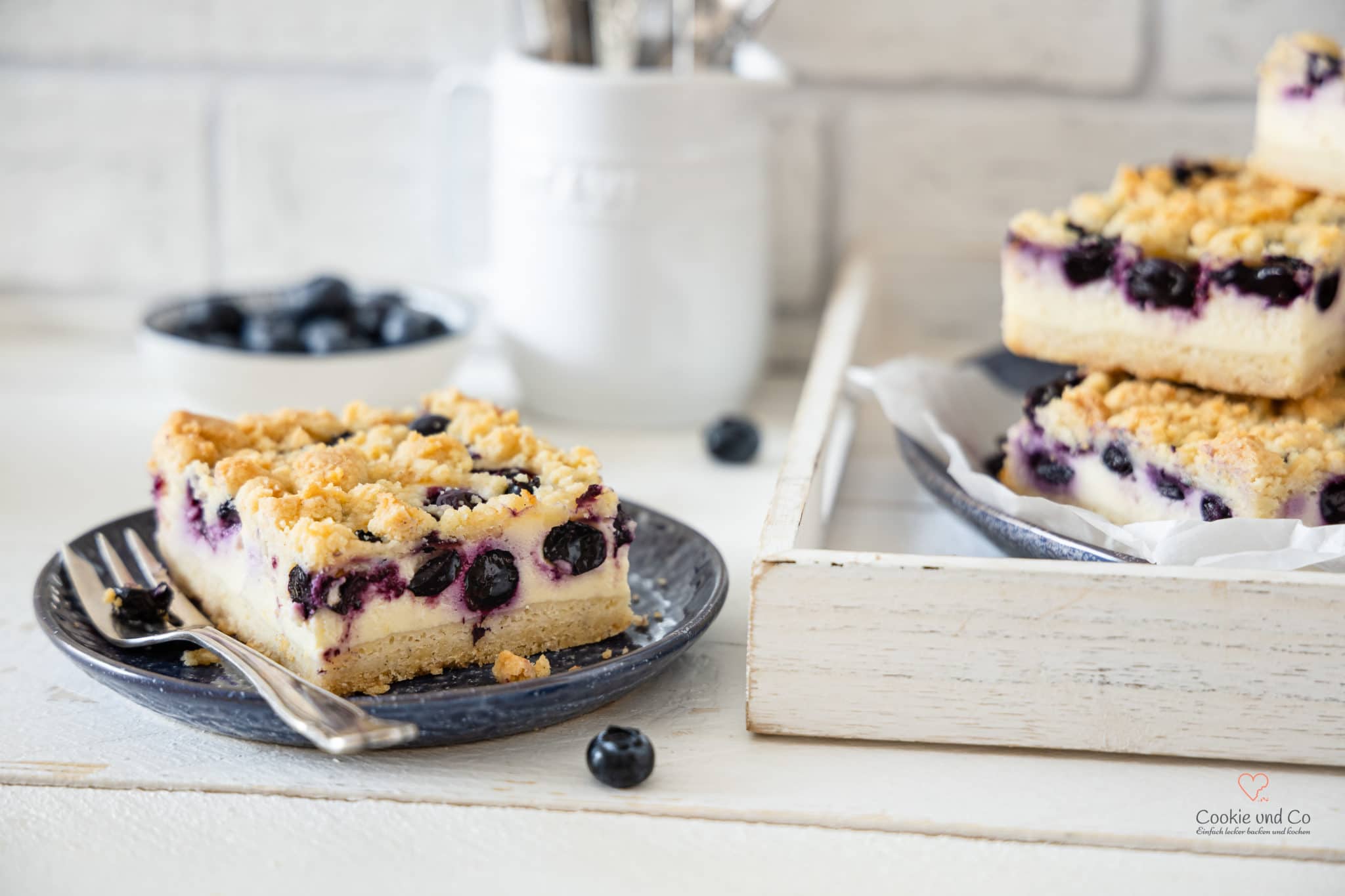 Blaubeer-Käsekuchen mit Streuseln vom Blech.