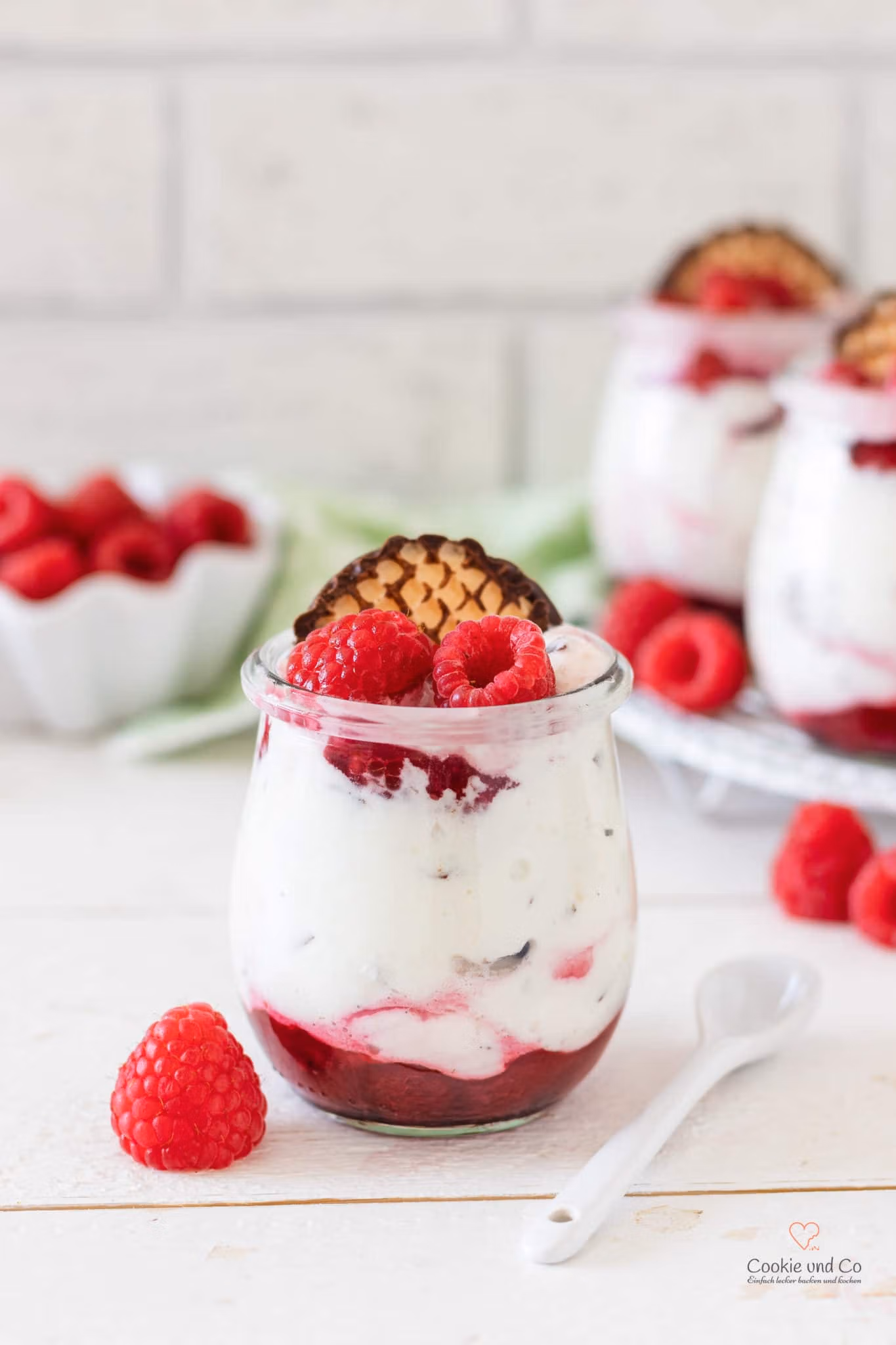 Schnelles Schokokuss-Dessert im Glas