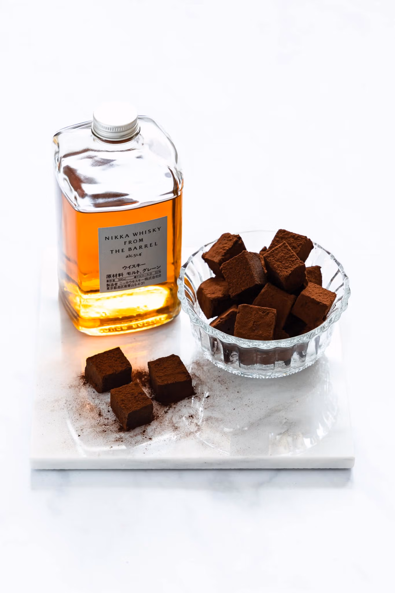 Whiskey-Trüffel mit Schokolade und Kakao.