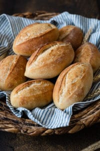 Mailänder Schrippen, knusprige Frühstücksbrötchen am selben Tag fertig oder mit Übernachtgare.