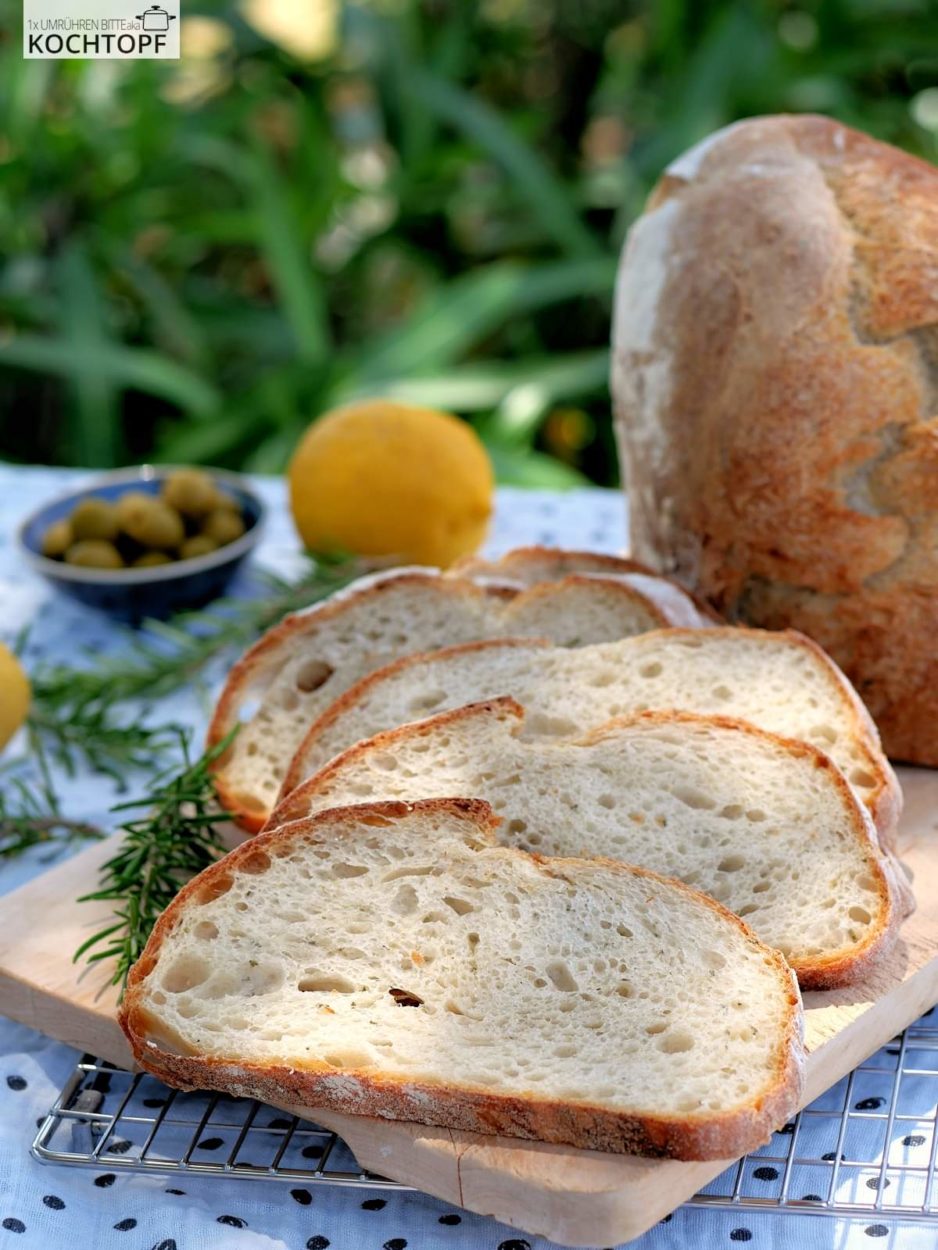 Luftig leichtes Rosmarin-Zitronen-Brot