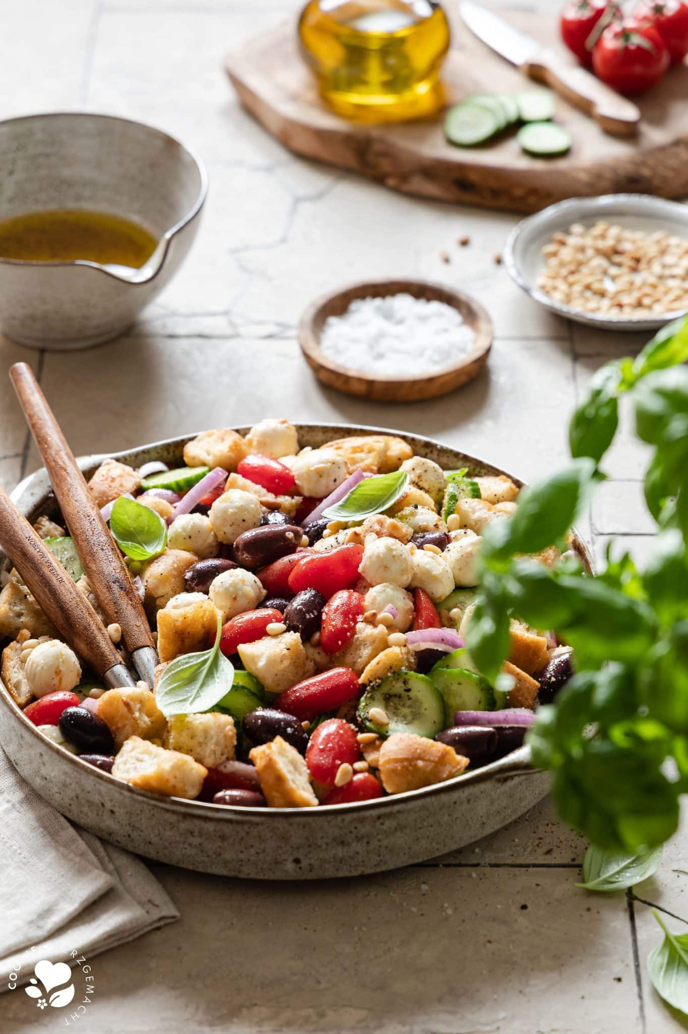 Italienischer Brotsalat − Panzanella einfach und schnell