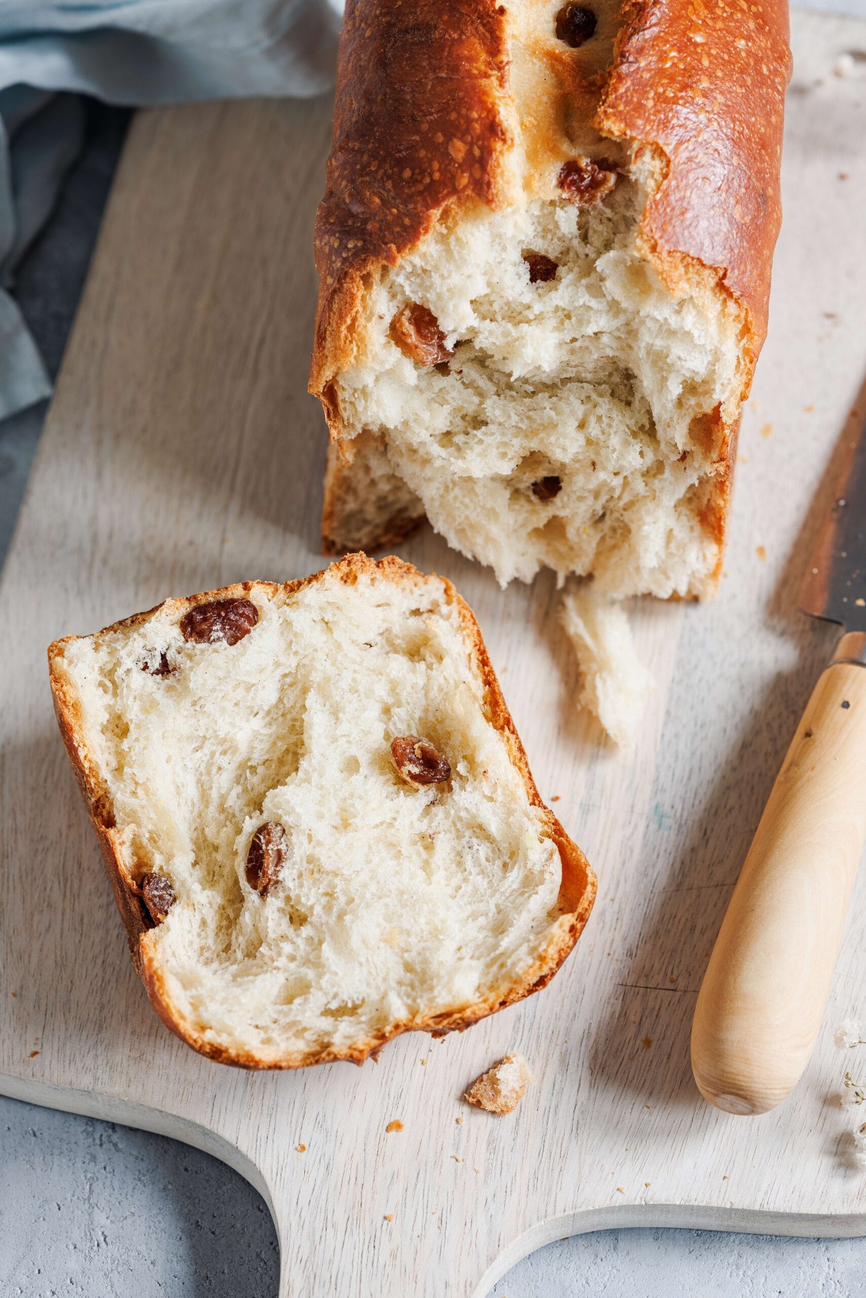Rosinenstuten über Nacht (saftiges Rosinenbrot)