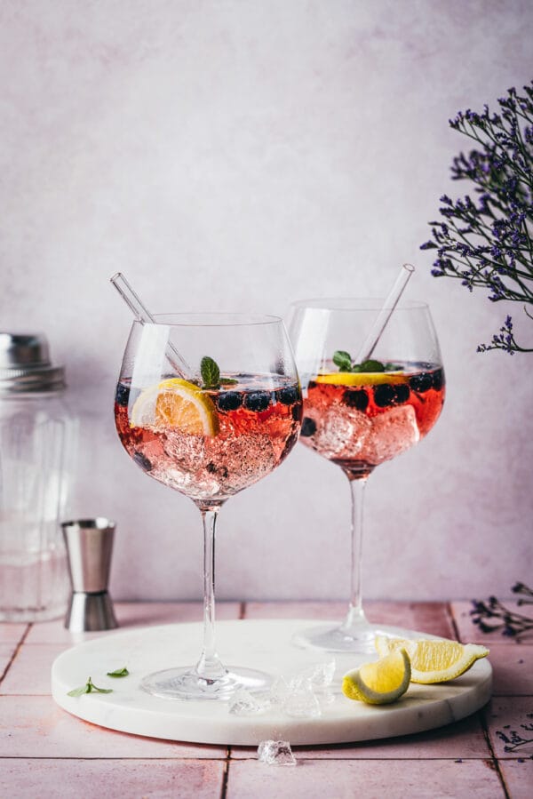 Blueberry Gin Spritz (Heidelbeer Cocktail) 💜