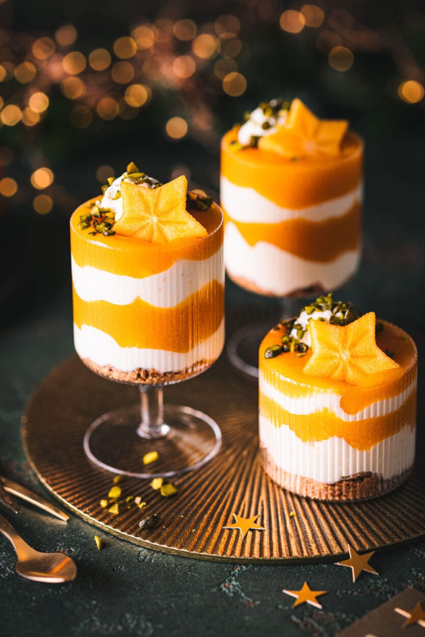 Kaki-Schichtdessert mit Joghurt