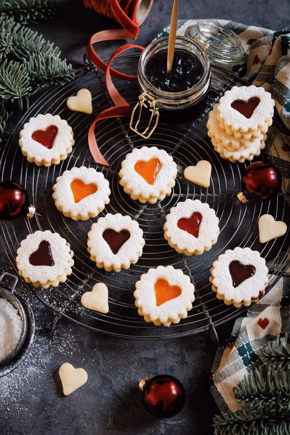Spitzbuben oder Linzer Plätzchen – ein echter Plätzchen-Klassiker