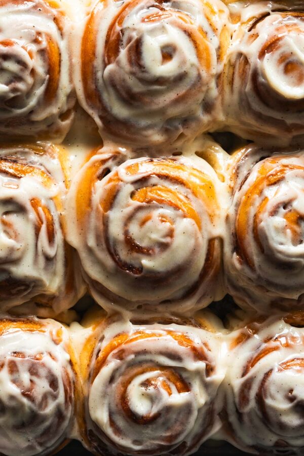 Cinnamon Rolls: Zimtschnecken mit Frosting.