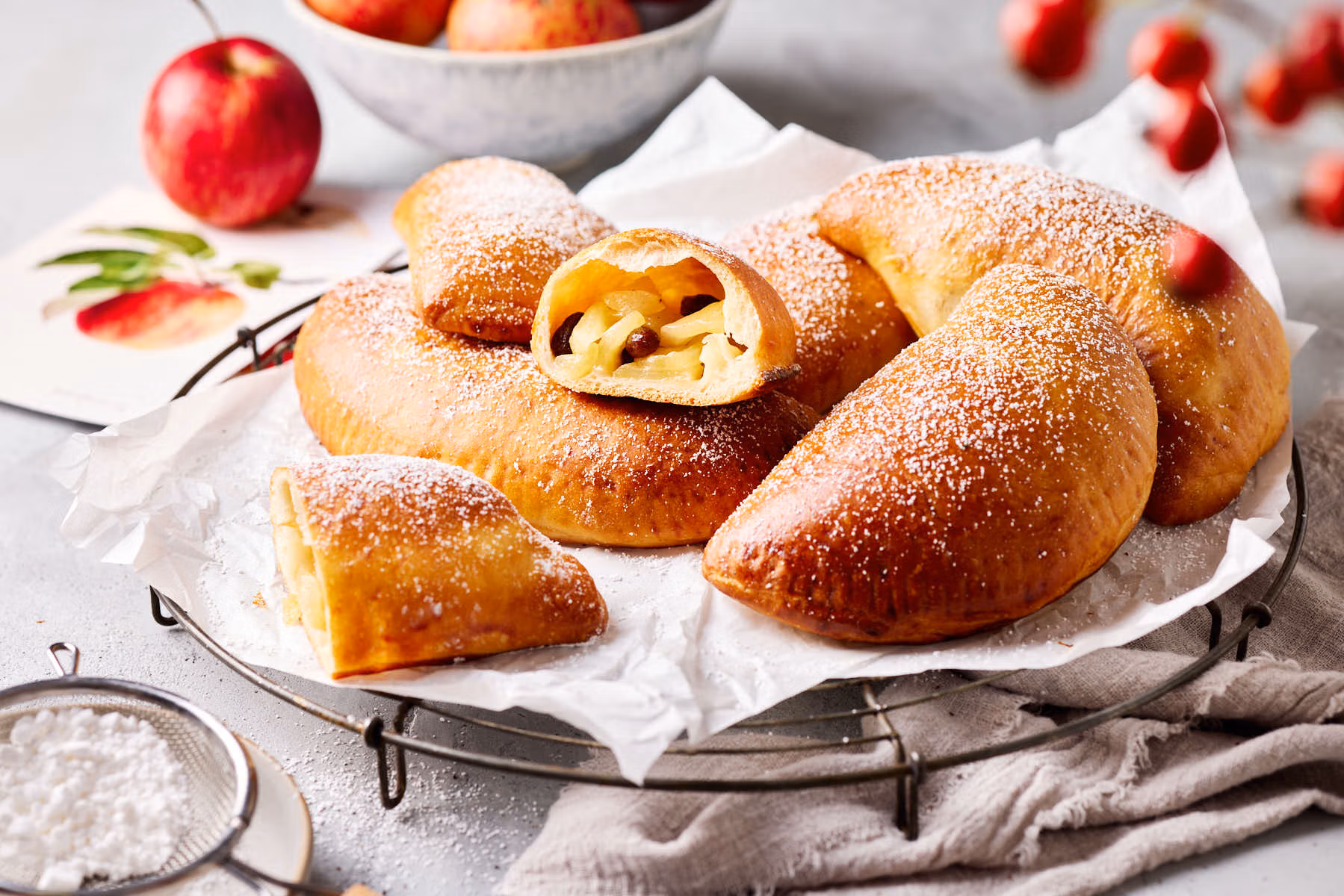 Apfeltaschen aus Hefeteig – zart, saftig & einfach