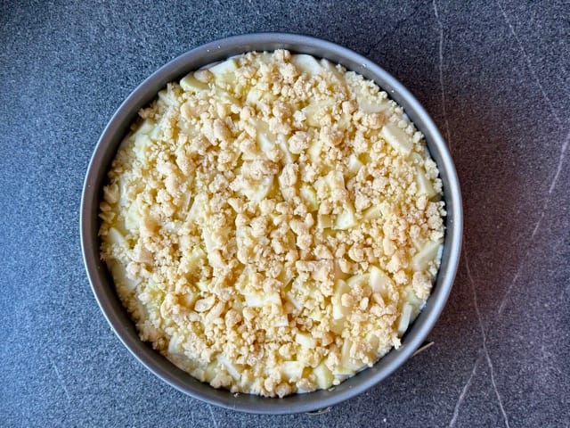 Streuselschicht für Apfelkuchen mit Quark und Streusel.