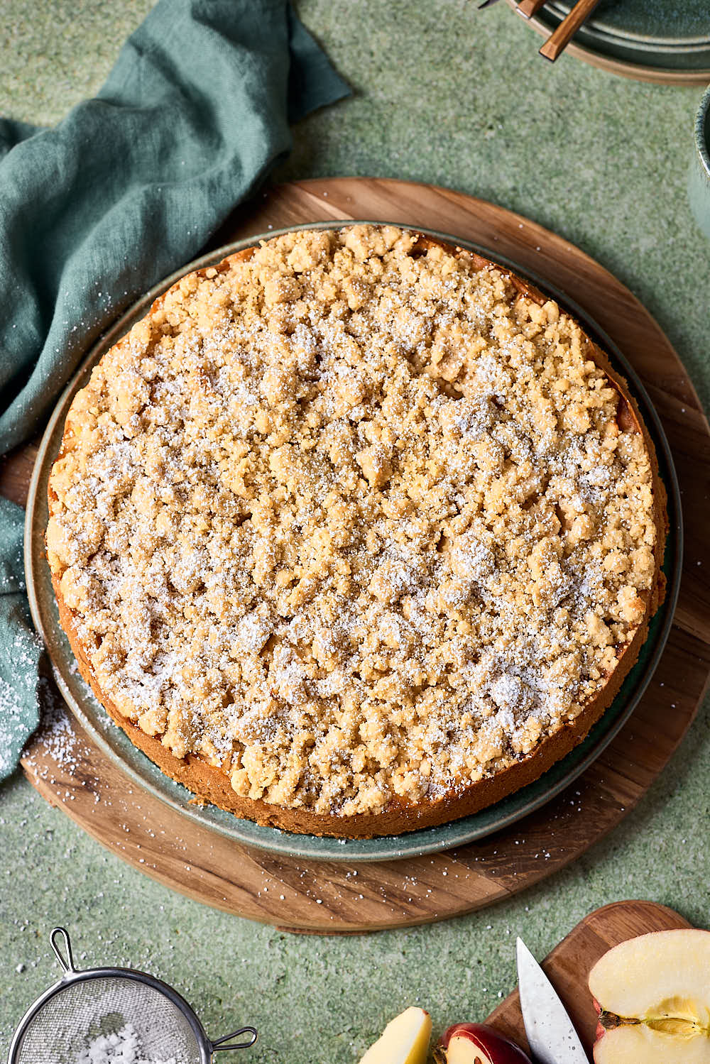 Saftiger Apfelkuchen mit Streusel: Der schnelle Rührteig-Klassiker